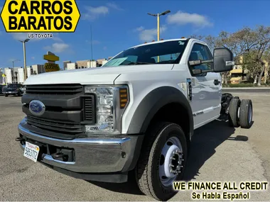 WHITE, 2019 FORD F450 SUPER DUTY REGULAR CAB & CHASSIS Image 