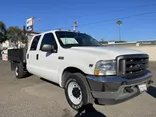 WHITE, 2003 FORD F350 SUPER DUTY CREW CAB & CHASSIS Thumnail Image 3