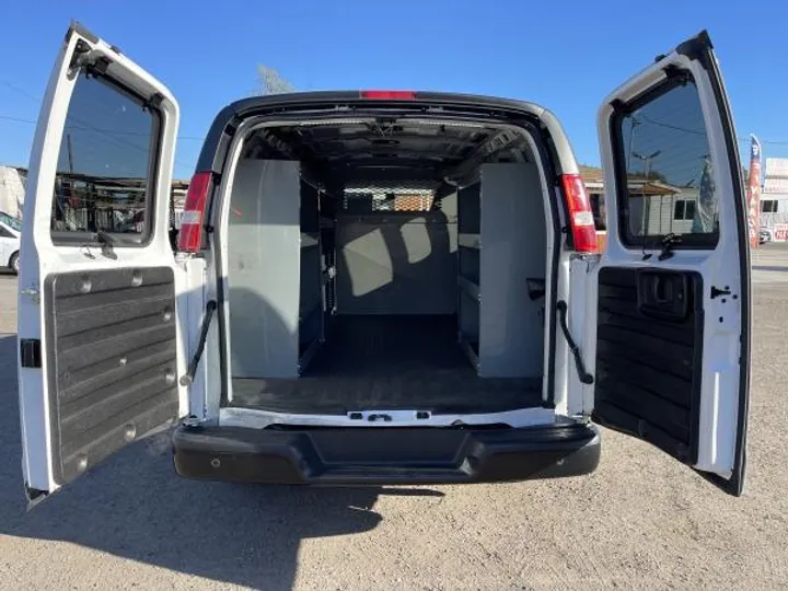 WHITE, 2017 CHEVROLET EXPRESS 2500 CARGO Image 11