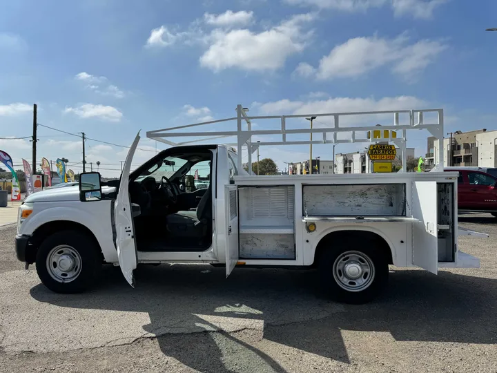 WHITE, 2016 FORD F250 SUPER DUTY REGULAR CAB Image 9