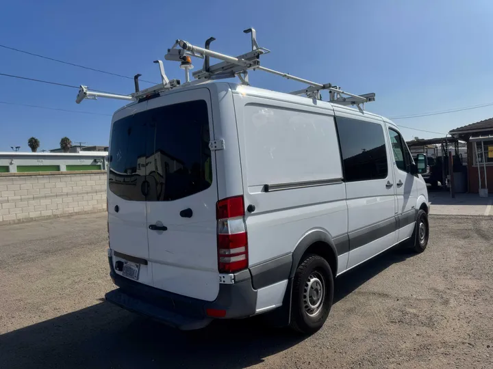 WHITE, 2012 MERCEDES-BENZ SPRINTER Image 7