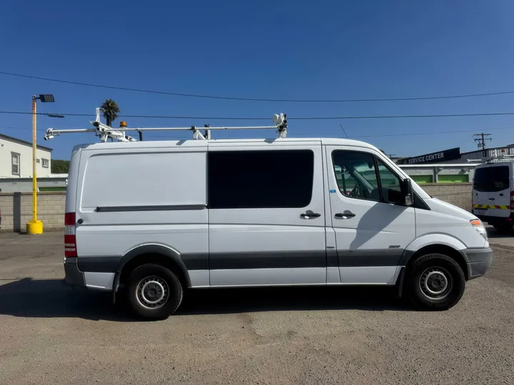 WHITE, 2012 MERCEDES-BENZ SPRINTER Image 8