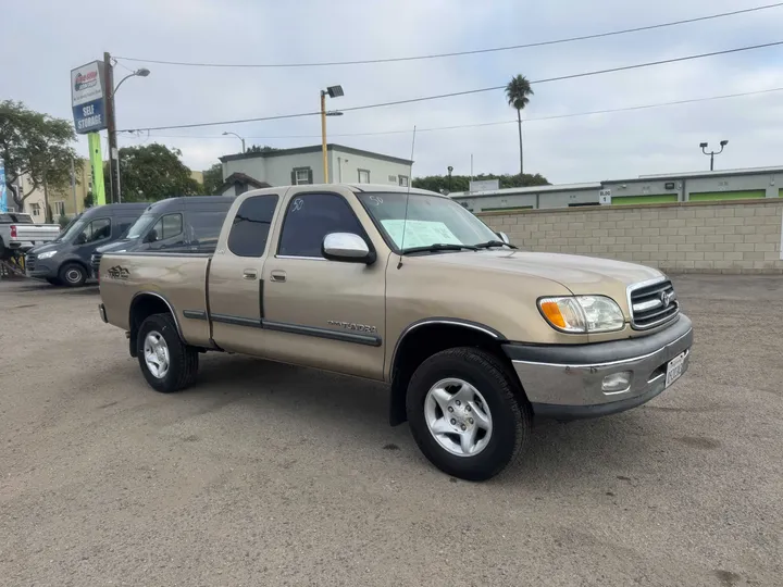 GOLD, 2002 TOYOTA TUNDRA ACCESS CAB Image 3