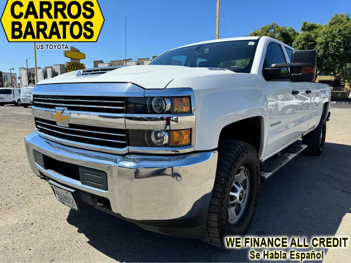 WHITE, 2018 CHEVROLET SILVERADO 2500 HD DOUBLE CAB Image 1