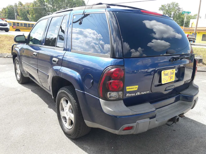 2003 CHEVROLET TRAILBLAZER Image 2