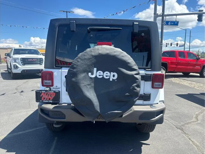 WHITE, 2017 JEEP WRANGLER UNLIMITED Image 3