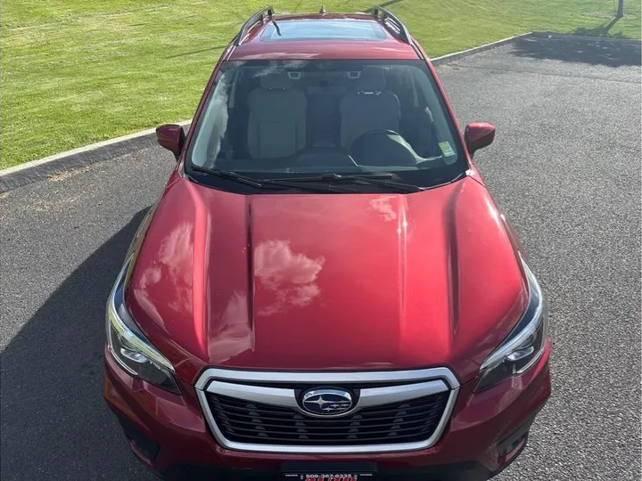 RED, 2019 SUBARU FORESTER Image 32