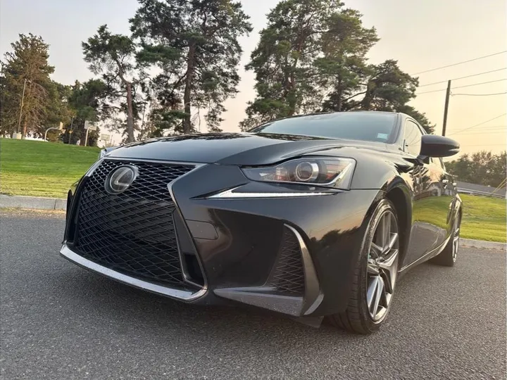 BLACK, 2017 LEXUS IS Image 4