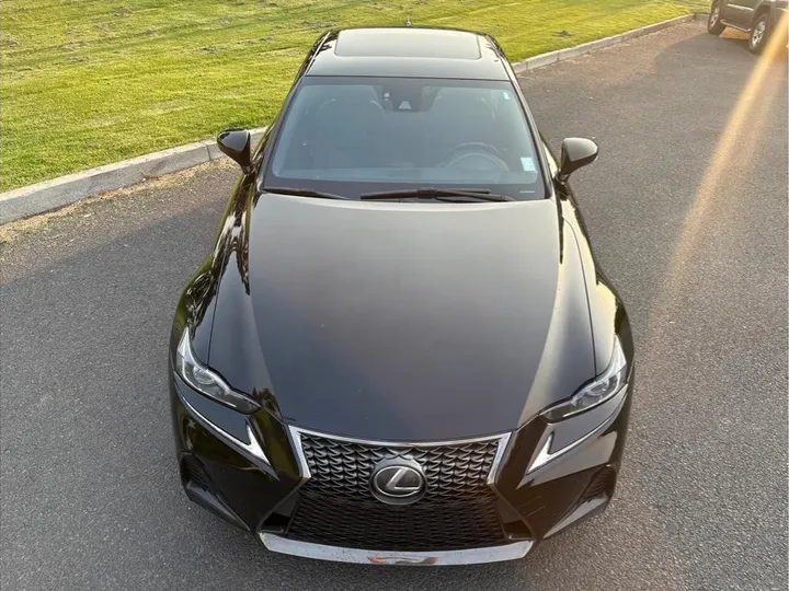 BLACK, 2017 LEXUS IS Image 15