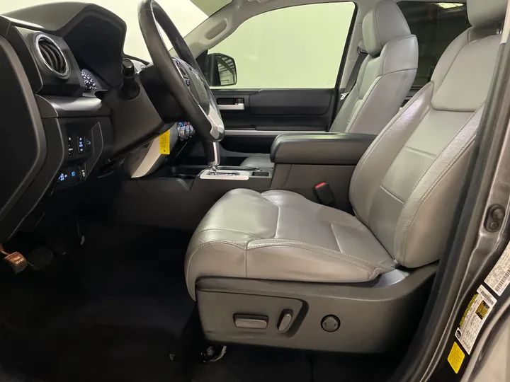 GRAY, 2020 TOYOTA TUNDRA CREWMAX/SR5 LEATHER PACKAGE Image 22