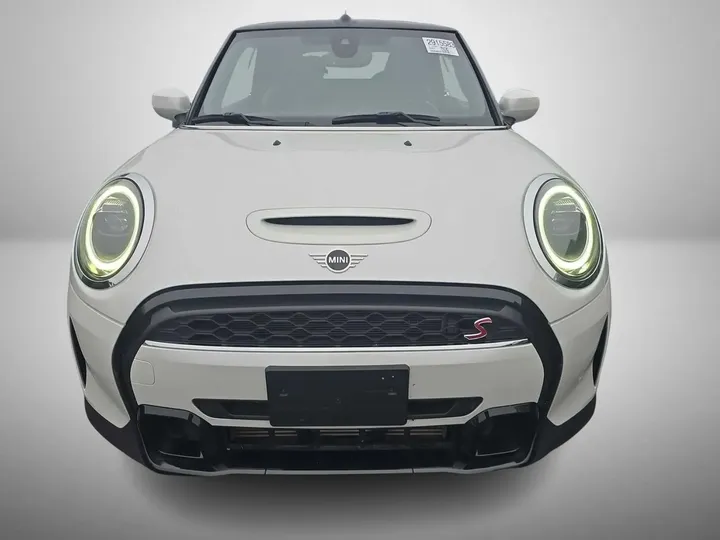 2024 MINI CONVERTIBLE Image 2
