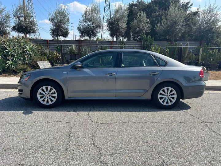 GRAY, 2014 VOLKSWAGEN PASSAT Image 4