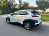 WHITE, 2020 HYUNDAI KONA SEL Thumnail Image 5