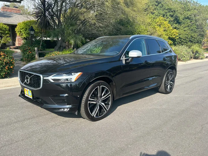 BLACK, 2019 VOLVO XC60 Image 3