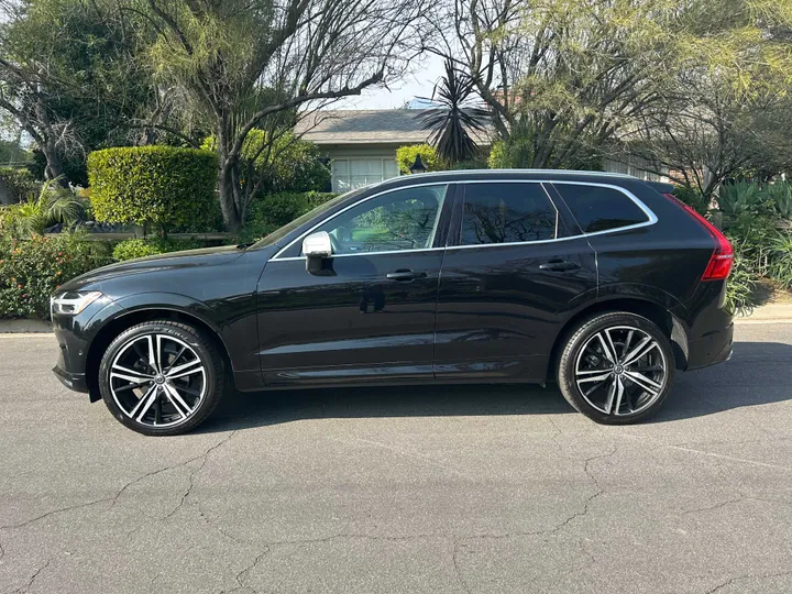 BLACK, 2019 VOLVO XC60 Image 4