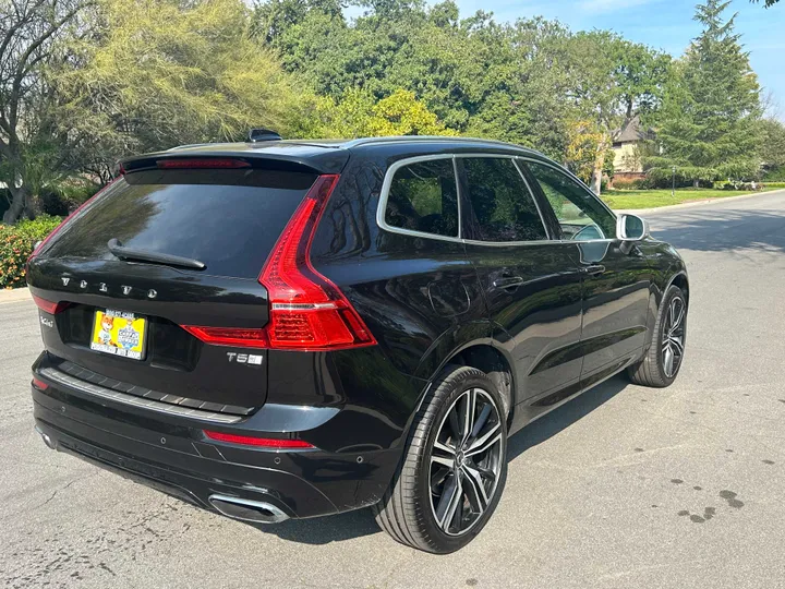 BLACK, 2019 VOLVO XC60 Image 6