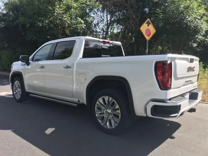 WHITE FROST, 2022 GMC SIERRA DENAILI RESERVE LIMITED Image 3