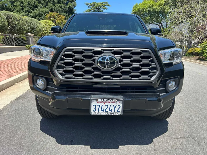 BLACK, 2020 TOYOTA TACOMA DOUBLE CAB Image 2