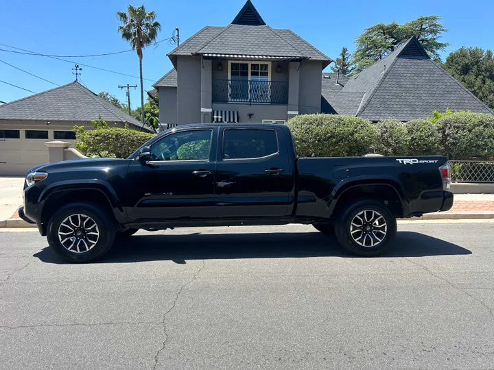 BLACK, 2020 TOYOTA TACOMA DOUBLE CAB Image 4