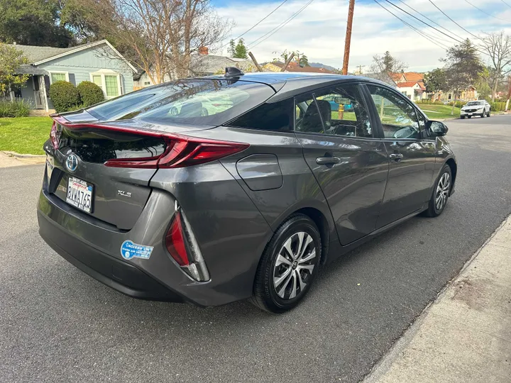 GREY, 2021 TOYOTA PRIUS PRIME XLE Image 7