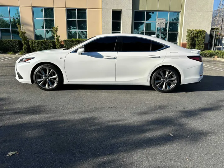 WHITE, 2021 LEXUS ES 350 F SPORT Image 4