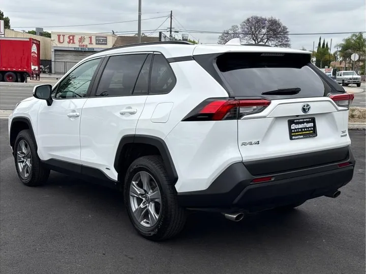 WHITE, 2022 TOYOTA RAV4 HYBRID Image 3