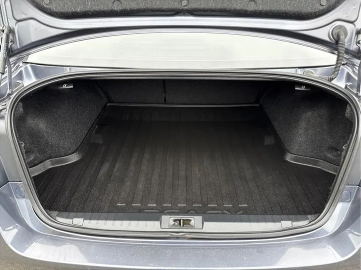 GRAY, 2017 SUBARU LEGACY Image 10