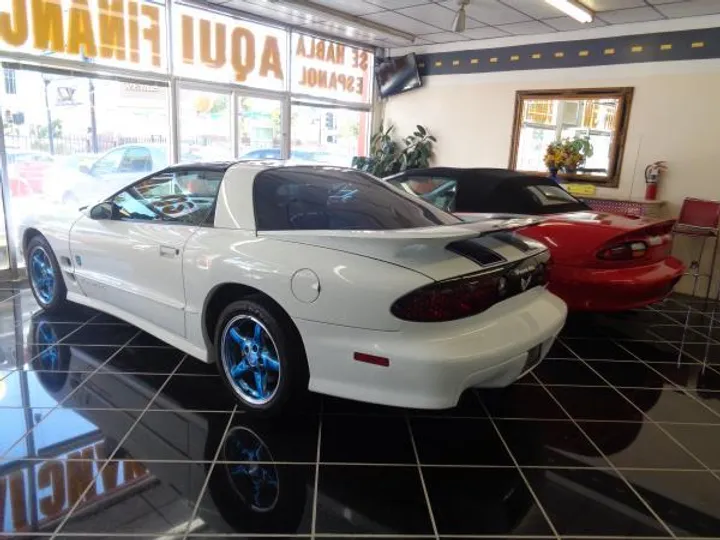 WHITE, 1999 PONTIAC FIREBIRD Image 11