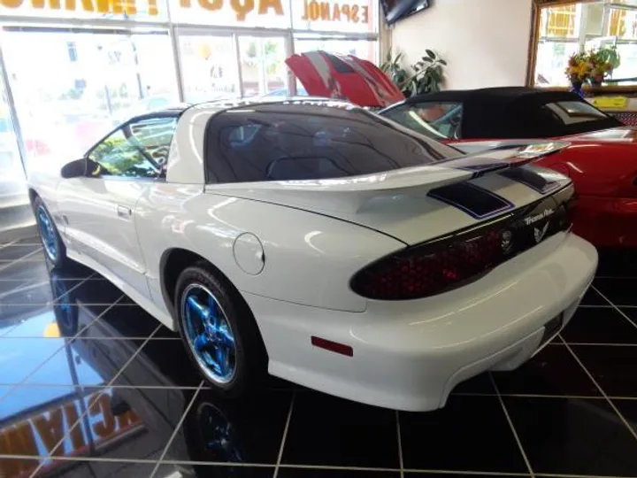 WHITE, 1999 PONTIAC FIREBIRD Image 5