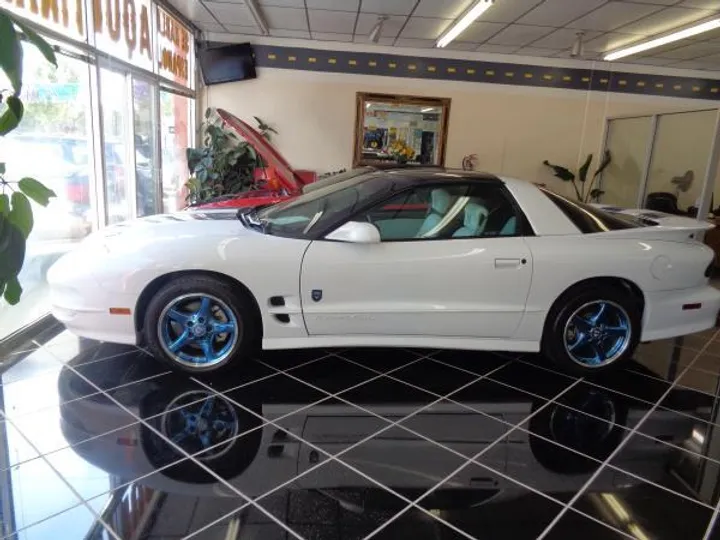 WHITE, 1999 PONTIAC FIREBIRD Image 6