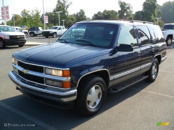 BLUE, 1999 CHEVROLET TAHOE Image 1