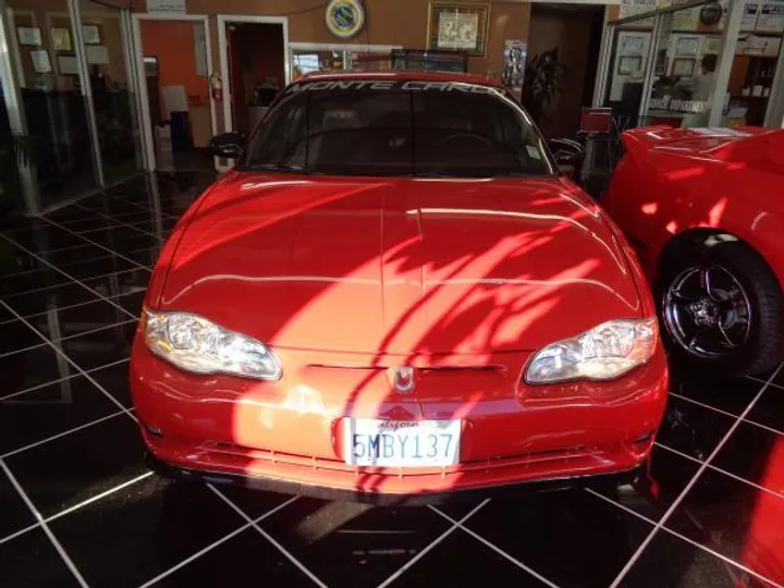 RED, 2004 CHEVROLET MONTE CARLO Image 1