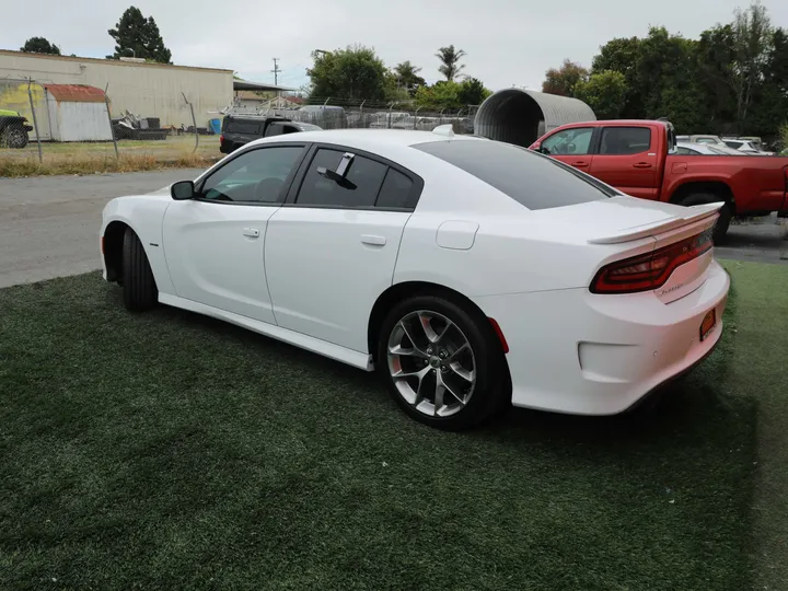 WHITE, 2019 DODGE CHARGER R/T Image 10