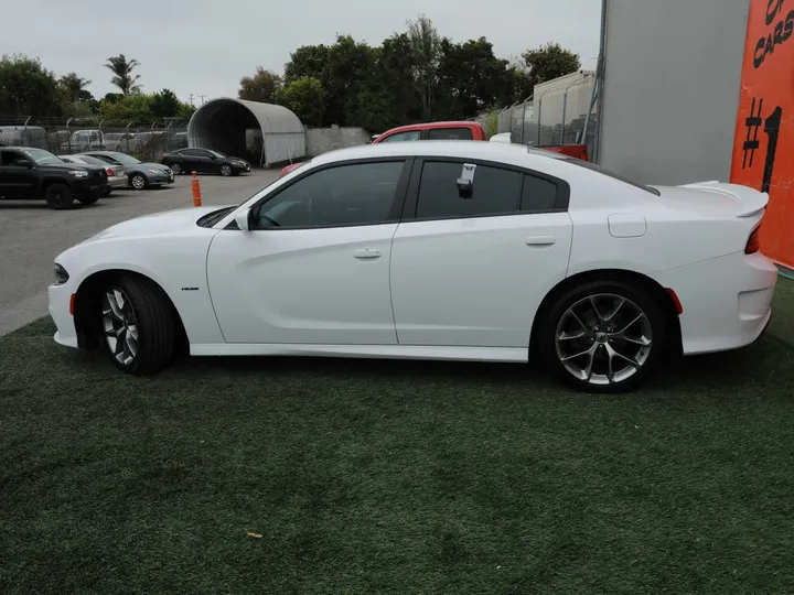 WHITE, 2019 DODGE CHARGER R/T Image 11