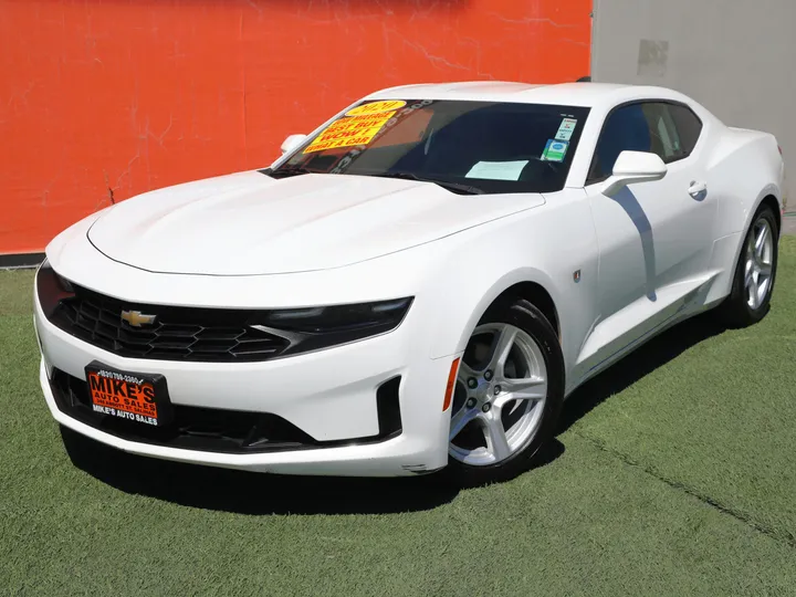 WHITE, 2020 CHEVROLET CAMARO LT Image 2