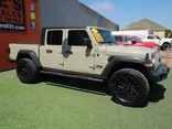 TAN, 2020 JEEP GLADIATOR SPORT Thumnail Image 4