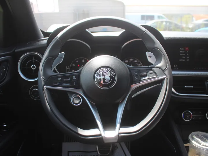 BLACK, 2018 ALFA ROMEO STELVIO TI Image 14