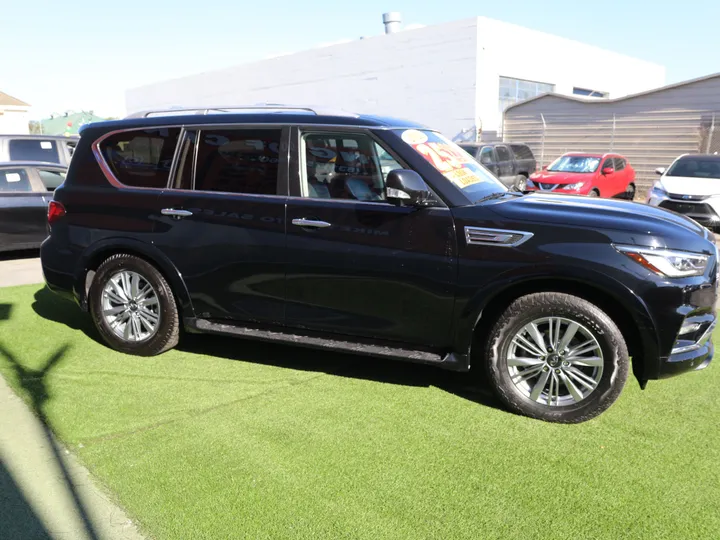 GRAY, 2021 INFINITI QX80 LUXE Image 5
