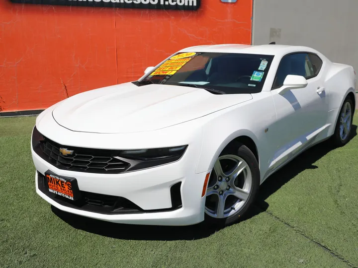 WHITE, 2020 CHEVROLET CAMARO LT Image 2