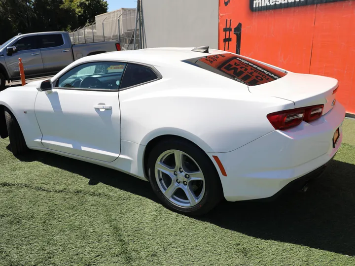 WHITE, 2020 CHEVROLET CAMARO LT Image 9