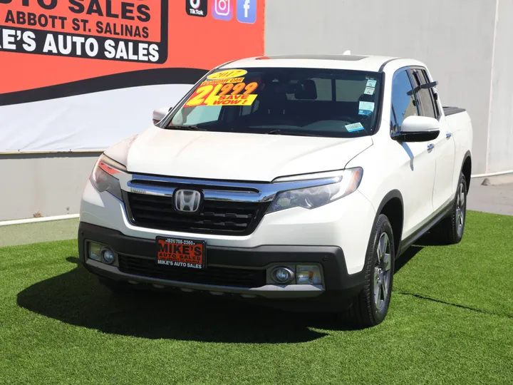WHITE, 2017 HONDA RIDGELINE RTL-E Image 3