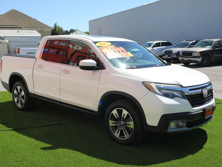 WHITE, 2017 HONDA RIDGELINE RTL-E Image 5