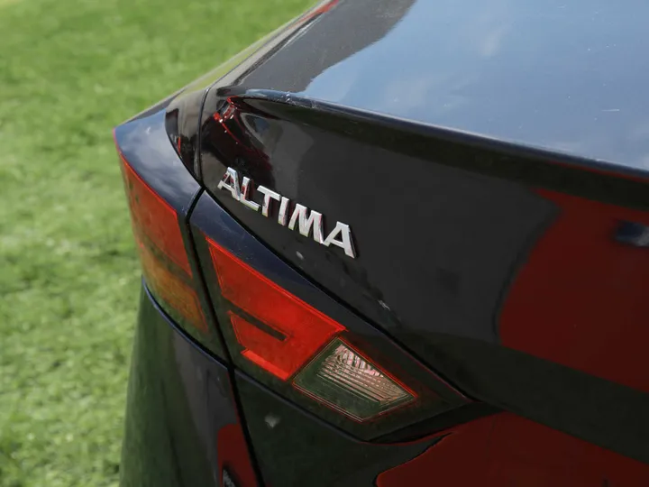 BLACK, 2021 NISSAN ALTIMA S Image 6