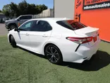 WHITE, 2020 TOYOTA CAMRY SE Thumnail Image 8