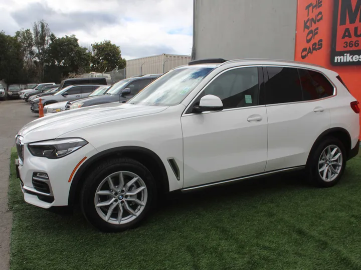 WHITE, 2019 BMW X5 XDRIVE40I Image 3