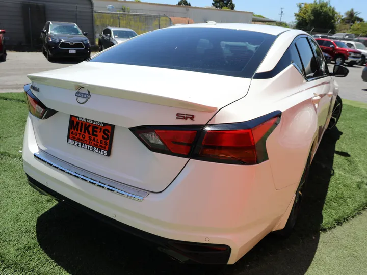 WHITE, 2023 NISSAN ALTIMA SR Image 5