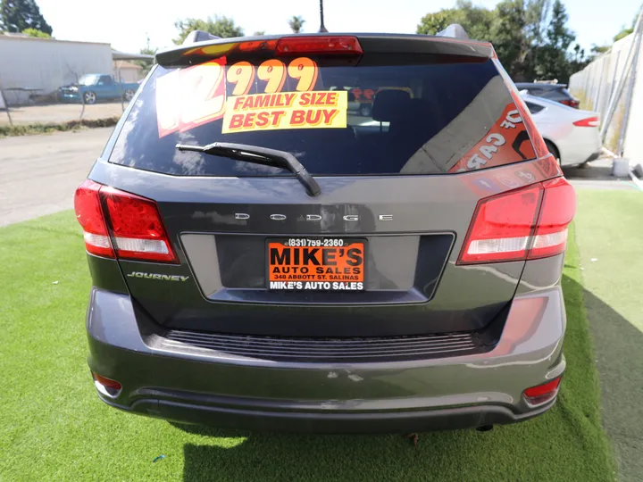 GRAY, 2019 DODGE JOURNEY SE Image 9
