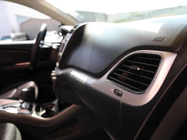 GRAY, 2019 DODGE JOURNEY SE Image 31