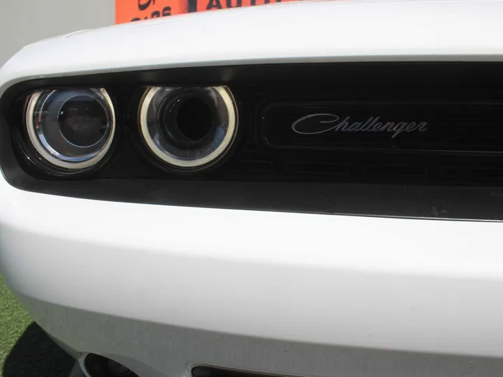 WHITE, 2019 DODGE CHALLENGER R/T SCAT PACK Image 10