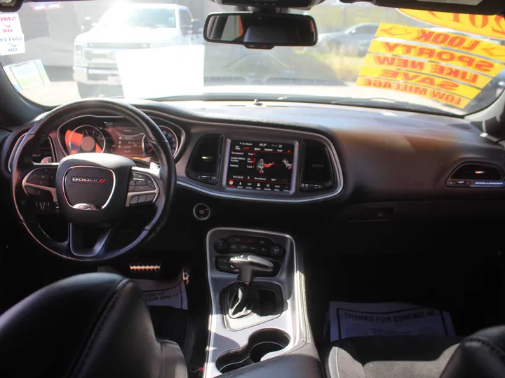 WHITE, 2019 DODGE CHALLENGER R/T SCAT PACK Image 14